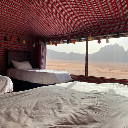 Wadi Rum Crescent Camp & Tours 瓦迪拉姆 外观 照片