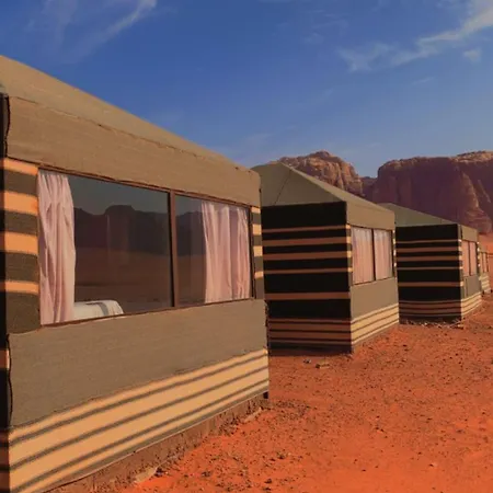 Wadi Rum Crescent Camp & Tours 瓦迪拉姆 外观 照片