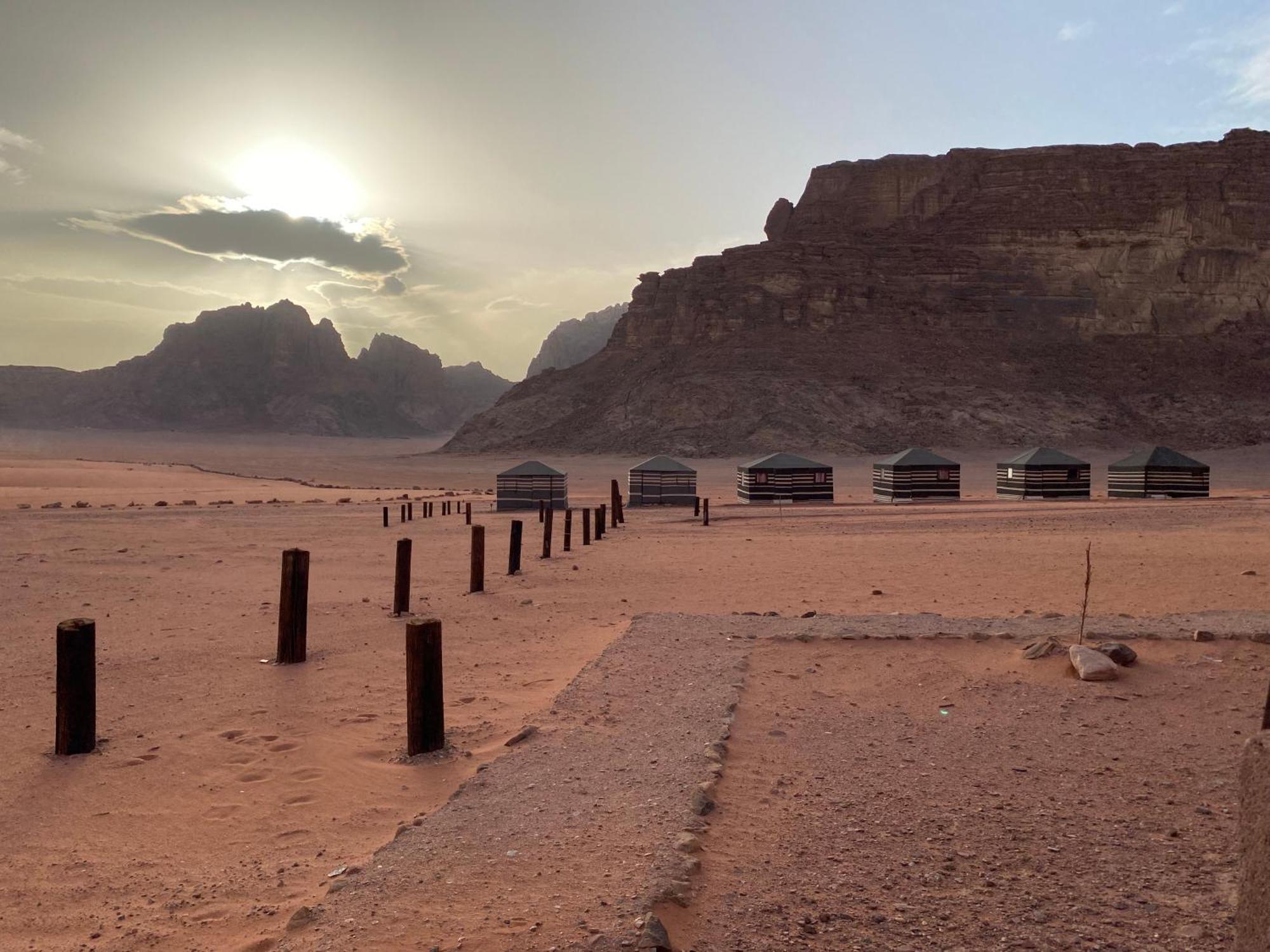 Wadi Rum Crescent Camp & Tours *